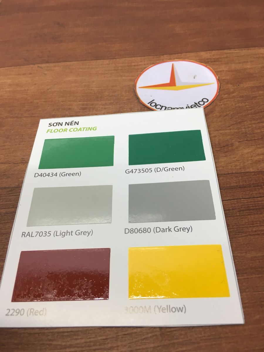 Qizlar meva va sabzavotni eshaklarini kotarishadi